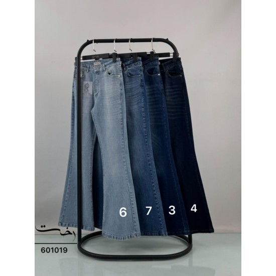 شلوار بوتکات جین آبی شلوار بوتکات جین آبی