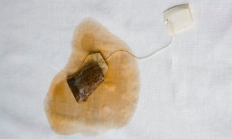 پاک کردن  لکه چای از روی لباس